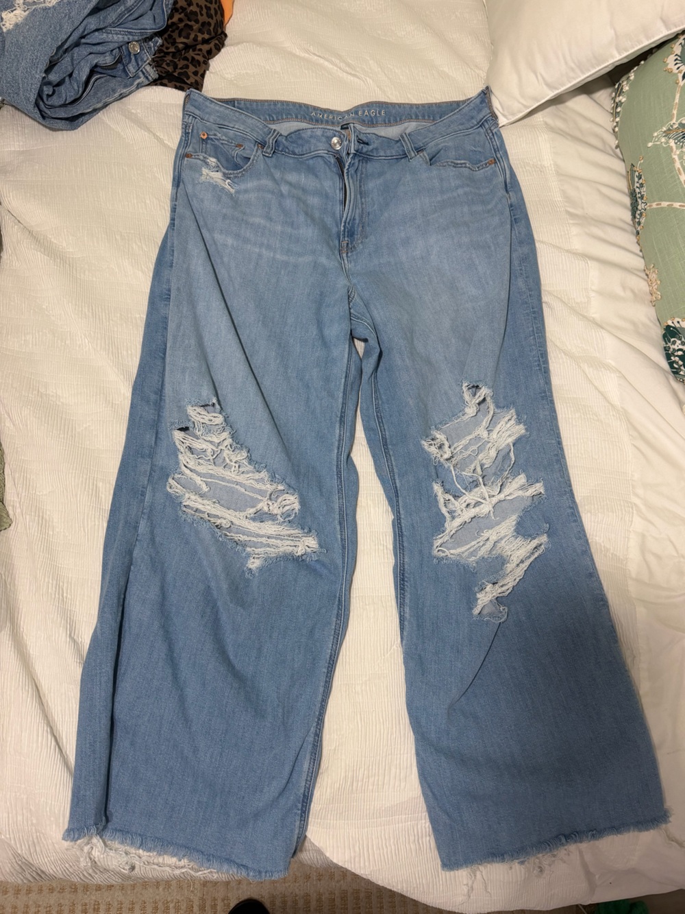 American Eagle Ripped wide leg jeans